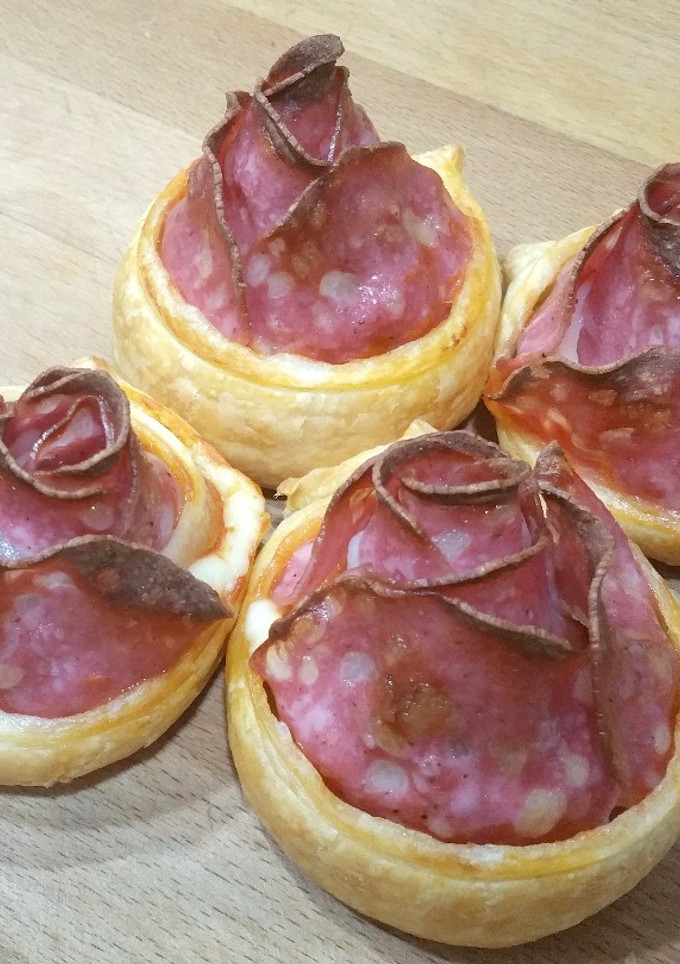 Una foto de Rosas de mortadela