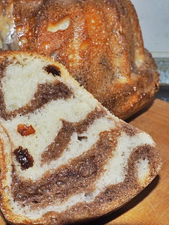 Kovászos cirmos kuglóf recept fotója