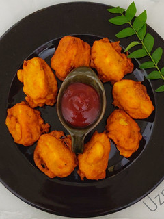 A picture of Anda Pakoda.