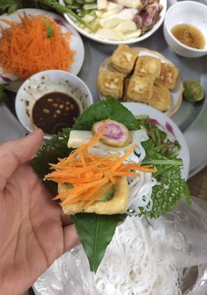 Hình của món Bún đậu gói đồ chua.
