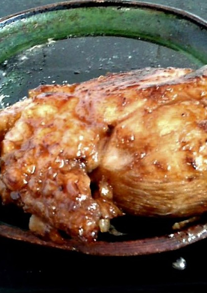Una foto de Pollo en salsa de ciruelas, pasas y manzana  la güerita correa