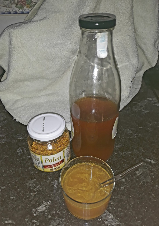 Una foto de Infusión de n. sanguina, menta, cúrcuma y canela