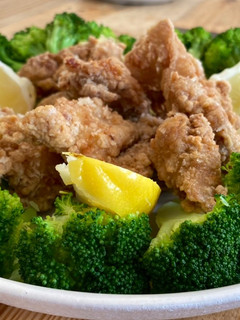 A picture of Japanese style fried chicken with Soy sauce, ginger and garlic.