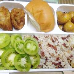 A picture of Nasi goreng sosis HAM (bekel pak suami).