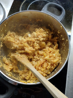 Una foto de Bacalao dorado (bacalhau à brás)