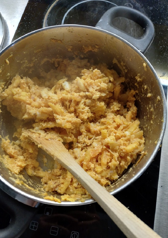 Una foto de Bacalao dorado (bacalhau à brás)