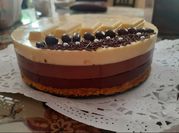 Una foto de tarta de chocolate