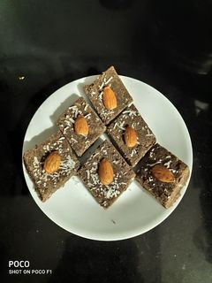 સુખડી(Sukhdi Recipe in Gujarati) રેસીપી મુખ્ય ફોટો