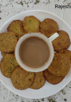 જુવાર વડા(juvar vada recipe in Gujarati) રેસીપી મુખ્ય ફોટો