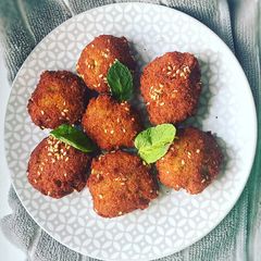 A picture of Egyptian style Falafel.