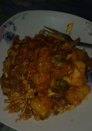 A picture of Chicken Salad Yam porridge.