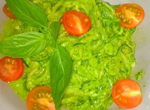 Foto principal de ZUCCHINI SPAGHETTI CON PESTO DE AGUACATE 🥑 🇮🇹 / Keto/Lowcarb/