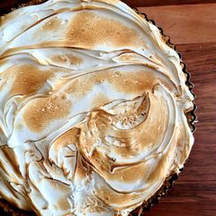 A picture of Lemon meringue.