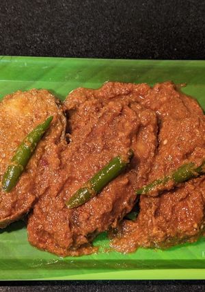 A picture of Goan fish curry.