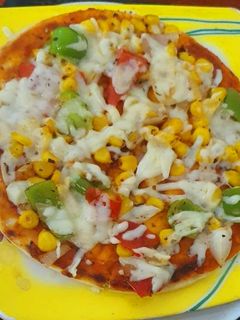 चीज़ कॉर्न पिज़्ज़ा (Cheese corn pizza recipe in Hindi) रेसिपी मुख्य फोटो