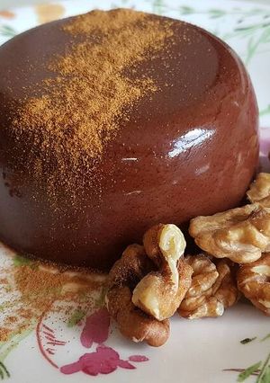 Una foto de Flan de algarroba vegano