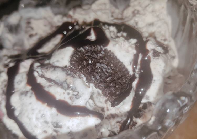 Easiest Way to Prepare Homemade Oreo ice cream