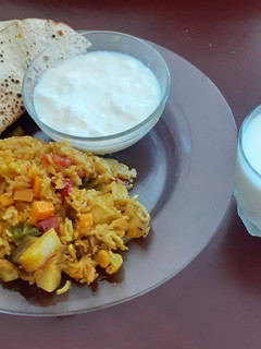 વઘારેલી ખીચડી (Vaghareli Khichdi Recipe In Gujarati) રેસીપી મુખ્ય ફોટો