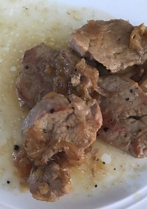 Una foto de Solomillos en salsa de cebolla
