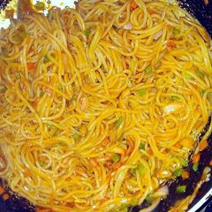 A picture of Chicken Chowmein.