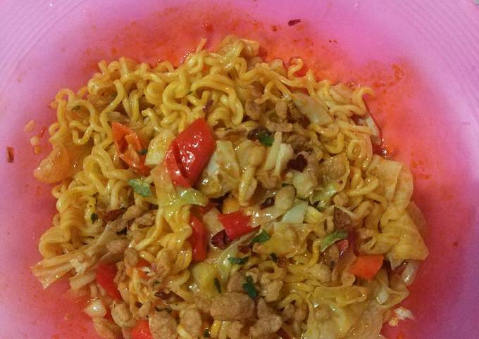 Mi goreng ayam geprek jamur tiram