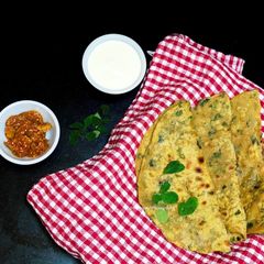 A picture of Moringa Paratha.