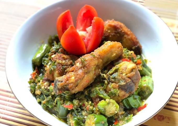 Resep Ayam Goreng Lado Mudo (cabe Ijo) Ala #manjaworkingspace Oleh Nia ...