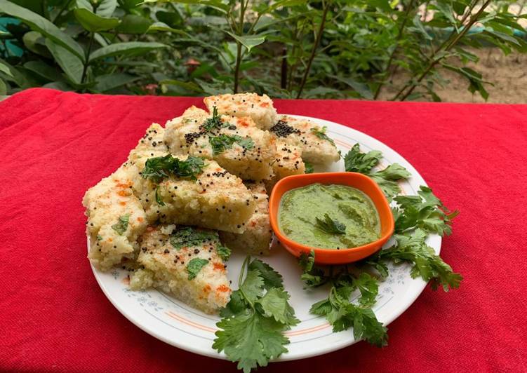 Steam dhokla