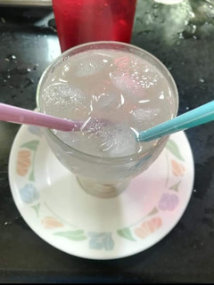 A picture of Lemon juice.