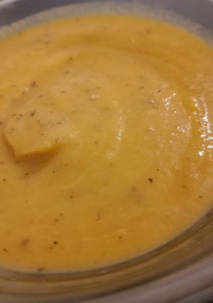Una foto de Crema de verduras con albahaca en Monsieur Cuisine Connect