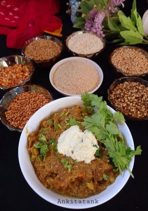 વેજીટેબલ ભૈડકુ (Vegetable Bhaidku Recipe In Gujarati) રેસીપી મુખ્ય ફોટો