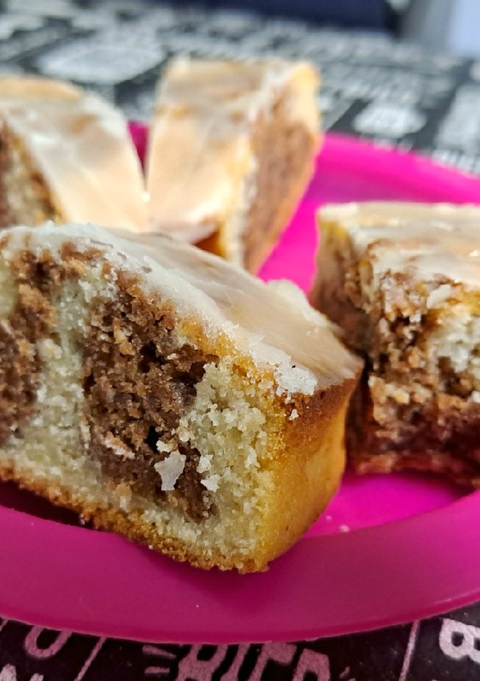 Una foto de Budín de limón marmolado