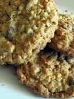 A picture of Oatmeal honey cookies.
