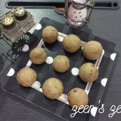 A picture of Poppy Seeds Laddoos.