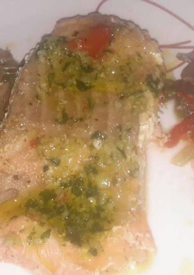 Una foto de Papillote de salmón con verduras thermomix