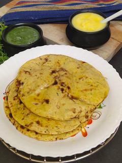 मक्की की रोटी (makki ki roti recipe in Hindi) रेसिपी मुख्य फोटो