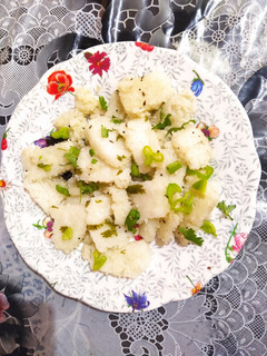 ફરાળી ઈડલી(farali idli recipe in gujarati) રેસીપી મુખ્ય ફોટો