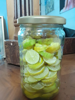 عکسی از دستور مخلوط لیمو و عسل(درمان سرماخوردگی)🤒🍋🍯