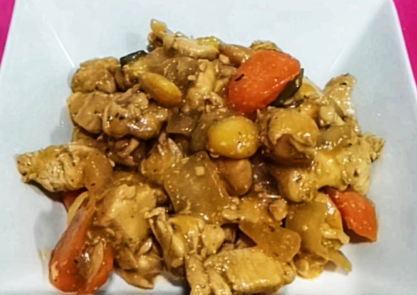 Pollo con almendras estilo chino