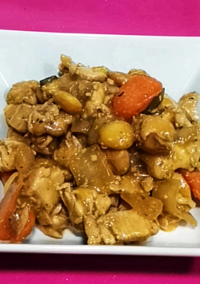 Una foto de Pollo con almendras estilo chino