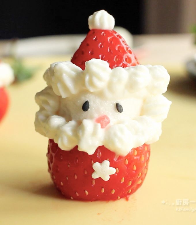 草莓聖誕老人｜Strawberry Santas 的食譜成品照片