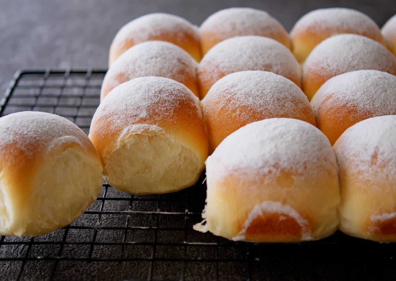 The Best Soft and Fluffy Homemade Dinner Rolls🍞