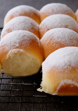 A picture of The Best Soft and Fluffy Homemade Dinner Rolls🍞.