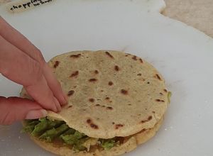 Una foto de Pín con manteca (región maya), gorditas en centro del país