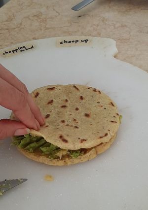 Una foto de Pín con manteca (región maya), gorditas en centro del país