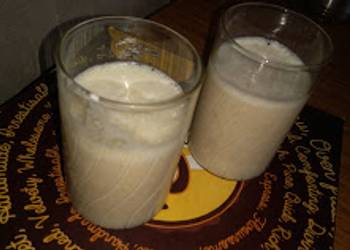 How to Make Appetizing Khajoor milkshake