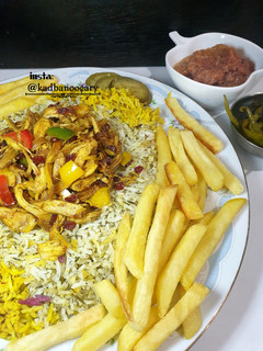 عکسی از دستور زرشک پلو با مرغ ریش ریش