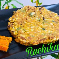 A picture of Cabbage- Spring onion Parantha.
