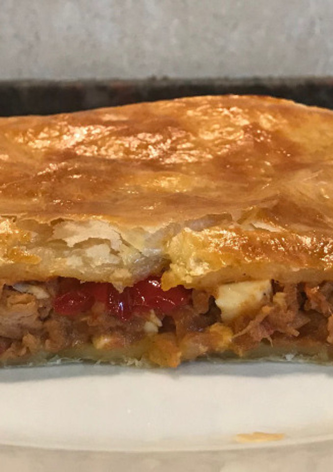 Una foto de Empanada hojaldrada de atún