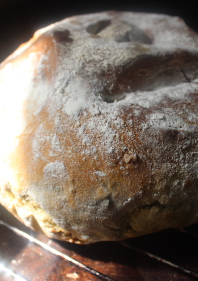 Una foto de Pan de ajo y perejil en freidora de aire